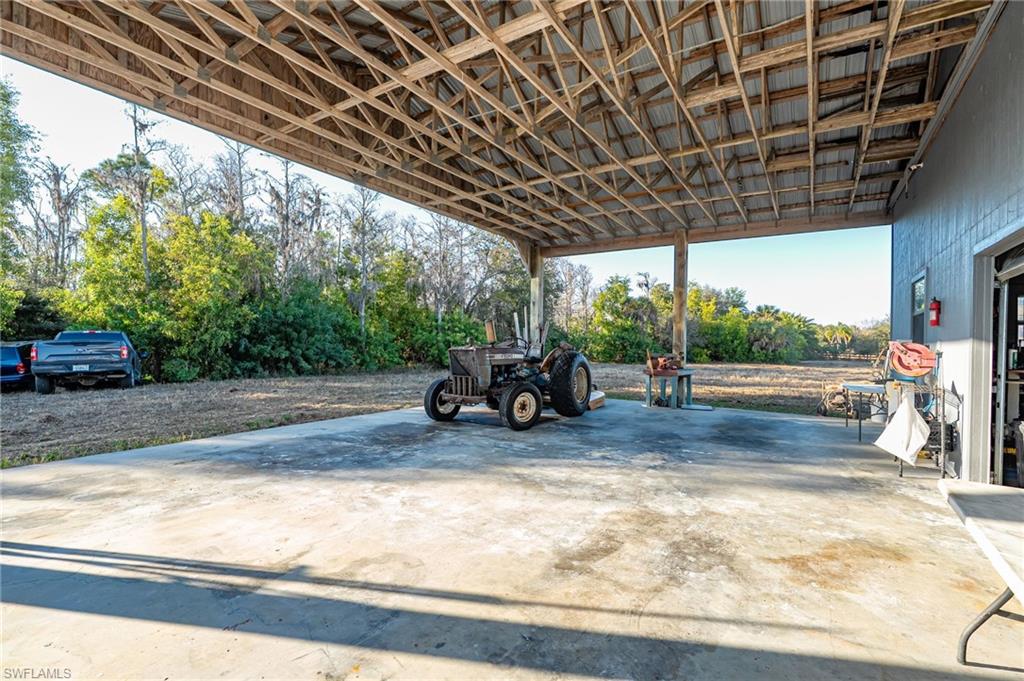 BURGUNDY FARMS - Land