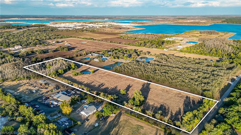 BURGUNDY FARMS - Land