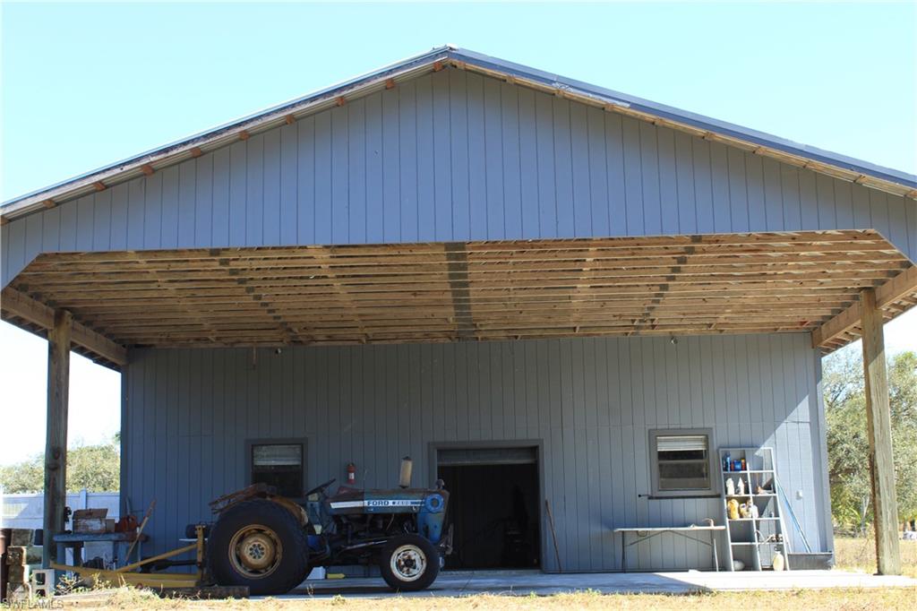 BURGUNDY FARMS - Land