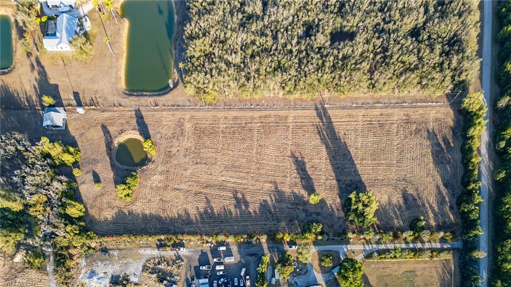 BURGUNDY FARMS - Land