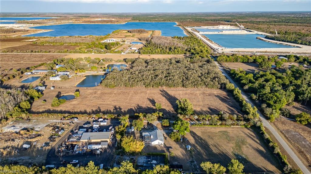 BURGUNDY FARMS - Land