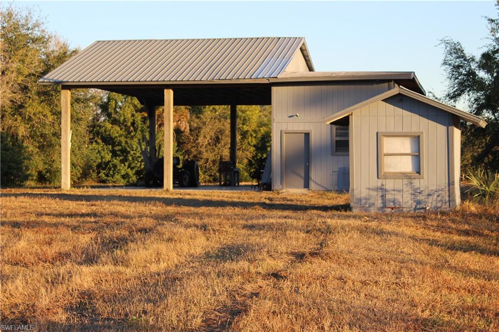 BURGUNDY FARMS - Land