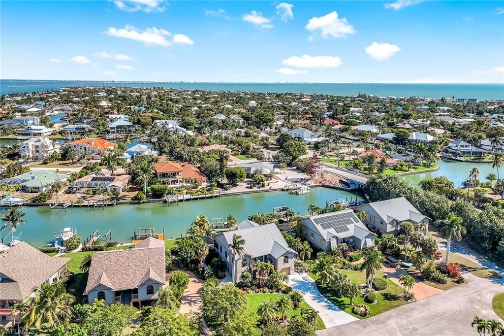 HARBOUR COTTAGES - Residential