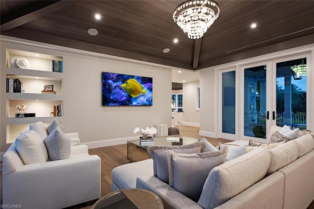 OLDE NAPLES - Residential