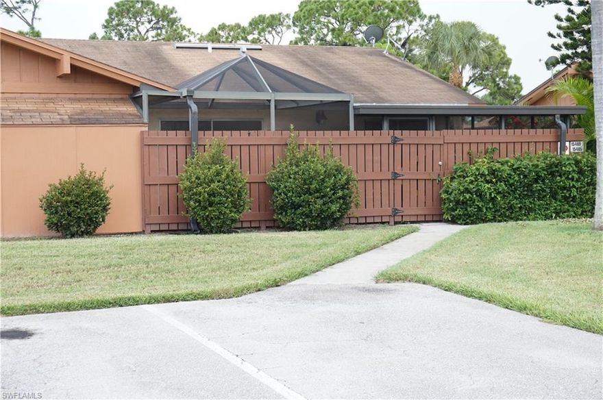 This 2 bedrooms 2 bathrooms villa is located in a Gulf Access  Community with open floor concept and a multitude of amenities: Boat Ramp, Community Boat Dock, Fishing Pier, Clubhouse, Bike and Jog Path, Bocce Court, Picnic, Pickleball, Side walk, Street lights, Tennis Court, Community Pool and a very low HOA of $182/month. This is a must see property.