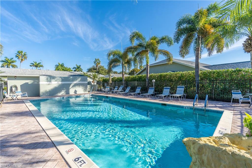 ROYAL VILLAS - Residential Lease