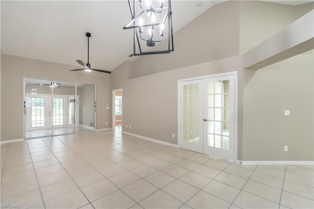 ROYAL VILLAS - Residential Lease