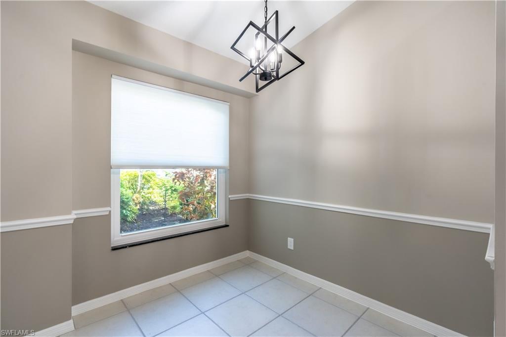 ROYAL VILLAS - Residential Lease