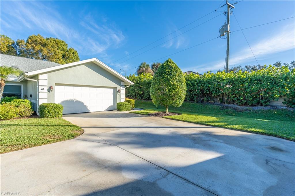 ROYAL VILLAS - Residential Lease