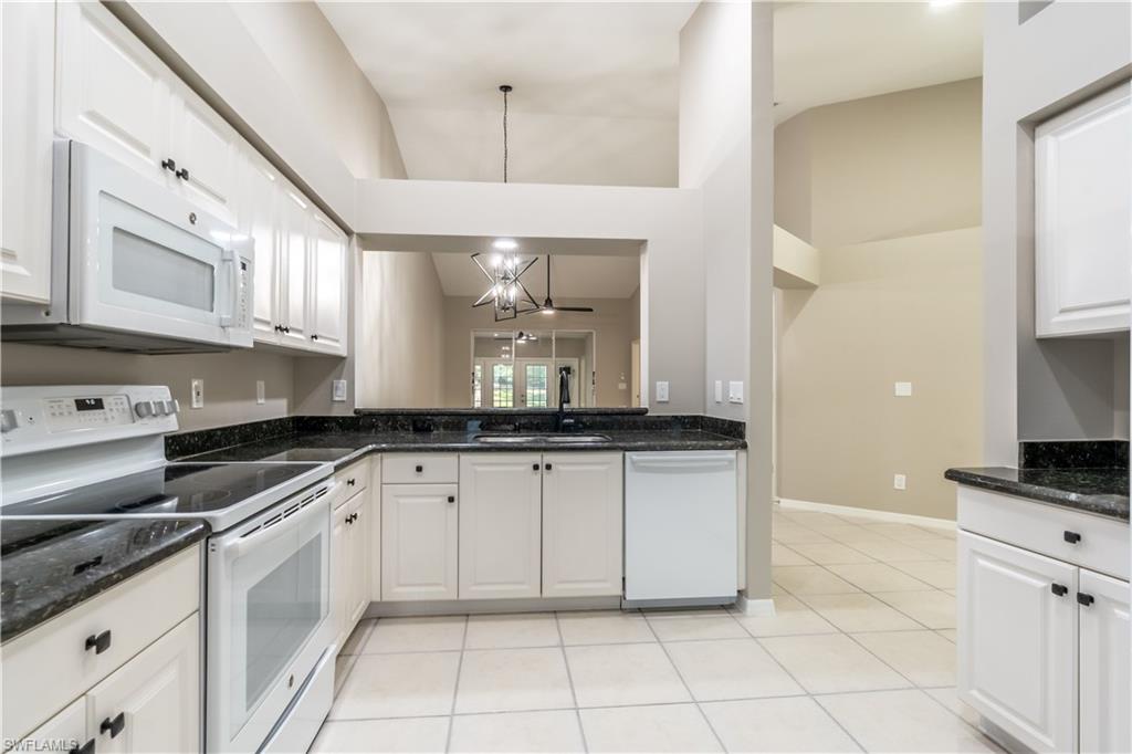 ROYAL VILLAS - Residential Lease