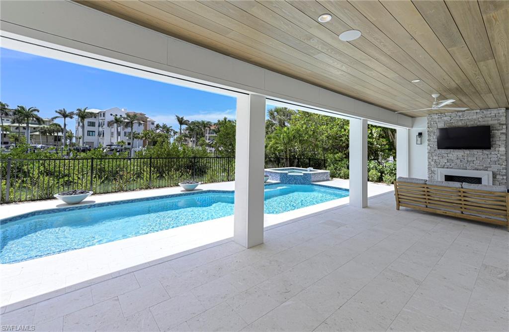 SOUTHPORT ON THE BAY - Residential