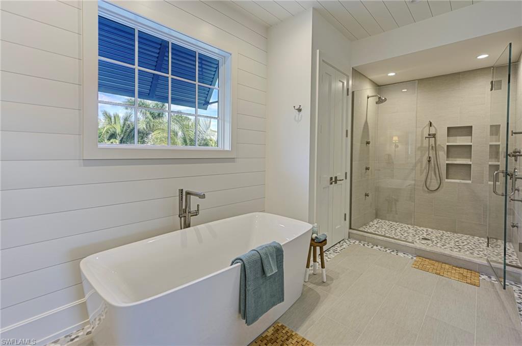 SOUTHPORT ON THE BAY - Residential