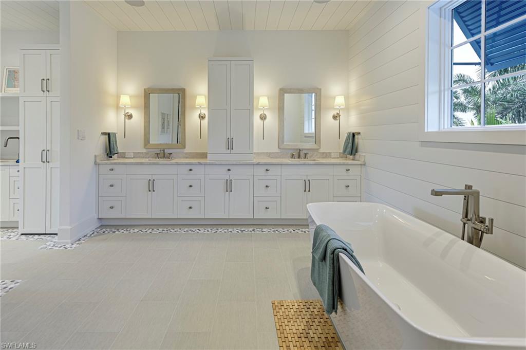 SOUTHPORT ON THE BAY - Residential