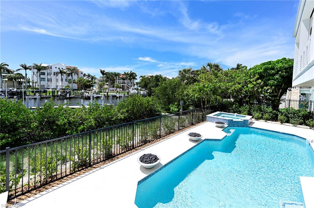 SOUTHPORT ON THE BAY - Residential