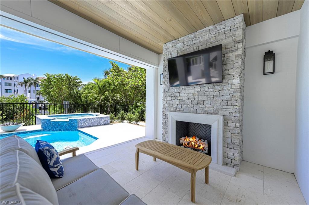 SOUTHPORT ON THE BAY - Residential