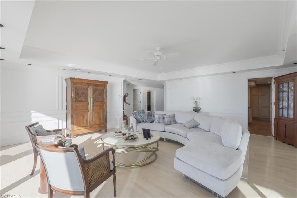 SEAPOINT AT NAPLES CAY - Residential