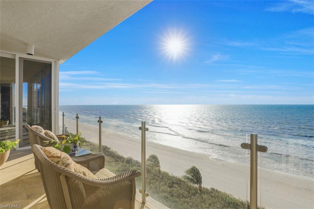 SEAPOINT AT NAPLES CAY - Residential