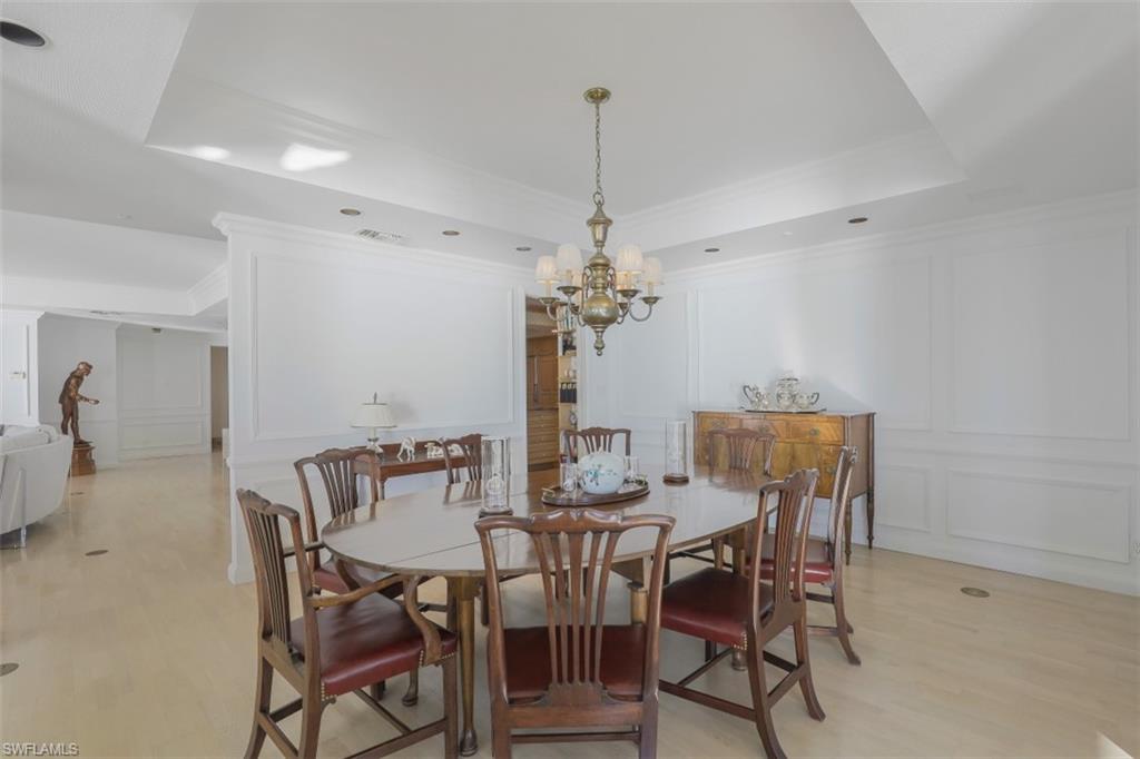 SEAPOINT AT NAPLES CAY - Residential