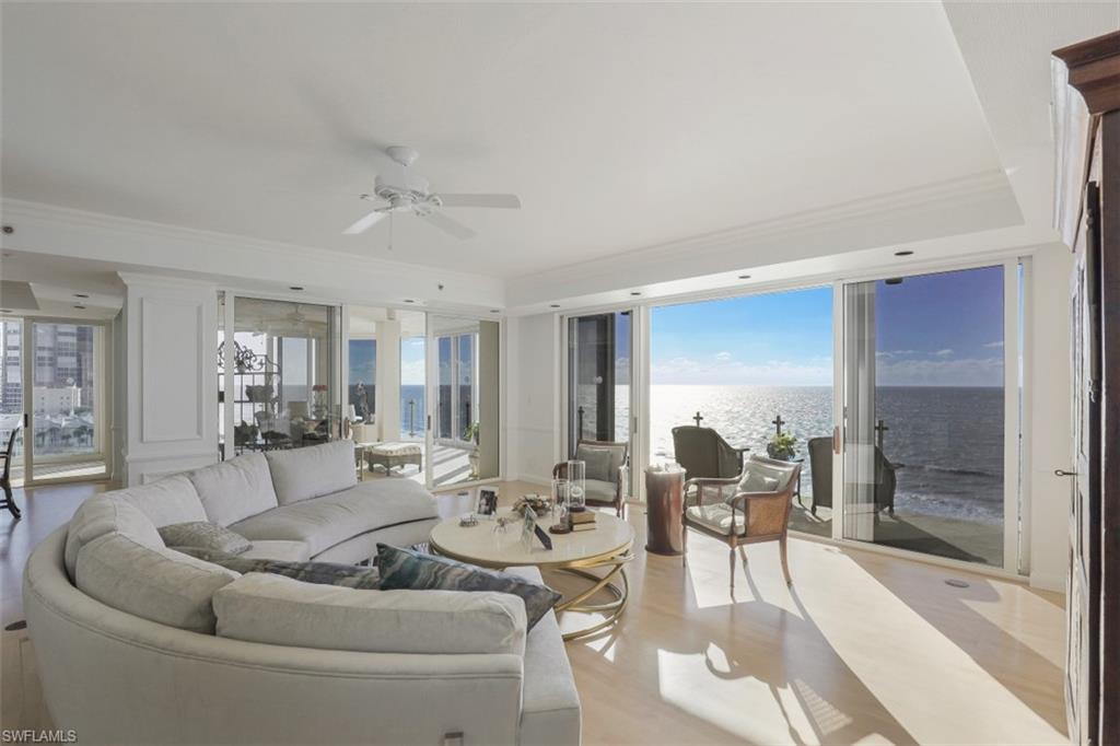 SEAPOINT AT NAPLES CAY - Residential