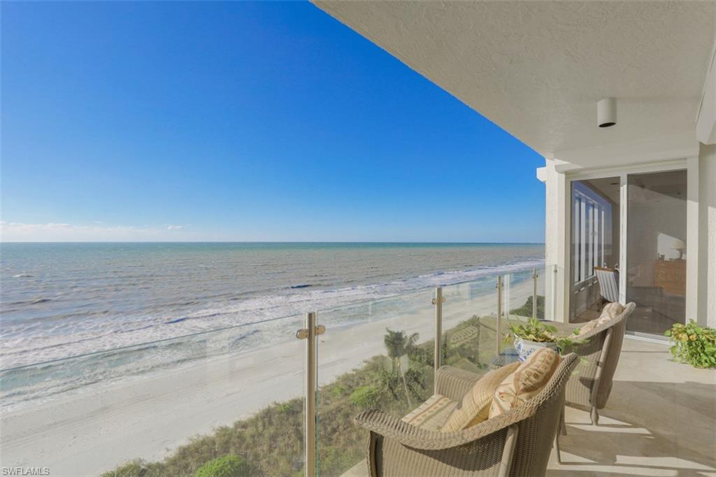 SEAPOINT AT NAPLES CAY - Residential