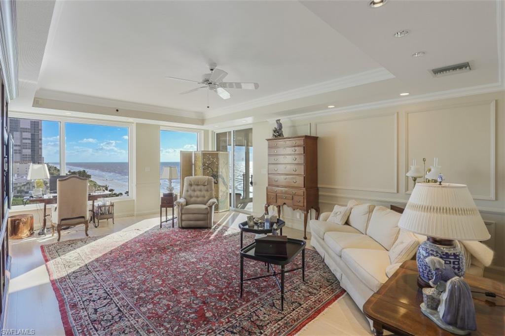 SEAPOINT AT NAPLES CAY - Residential