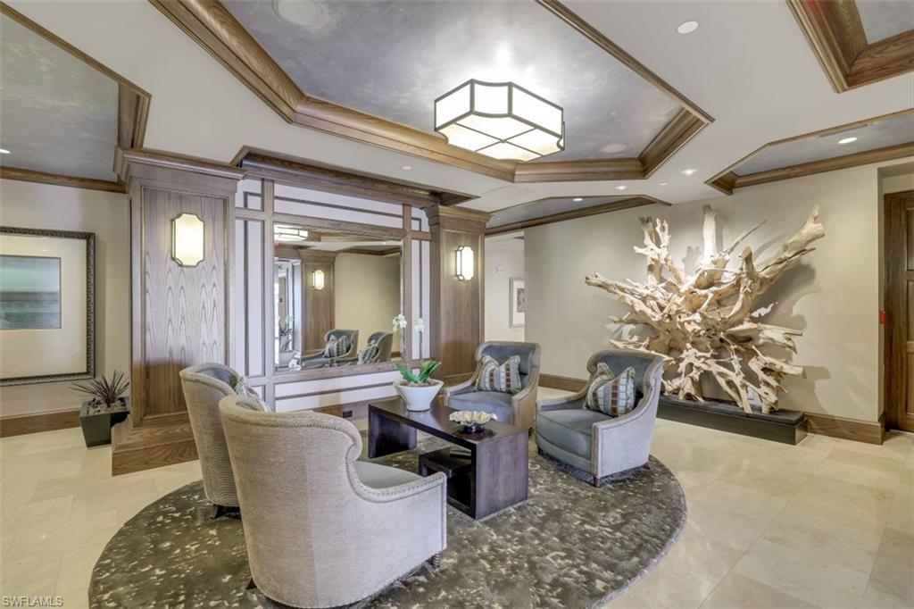 SEAPOINT AT NAPLES CAY - Residential