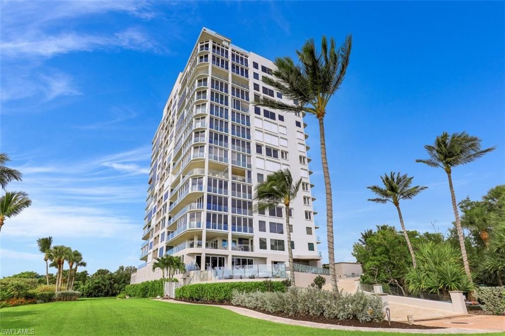 SEAPOINT AT NAPLES CAY - Residential