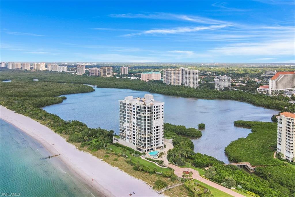 SEAPOINT AT NAPLES CAY - Residential