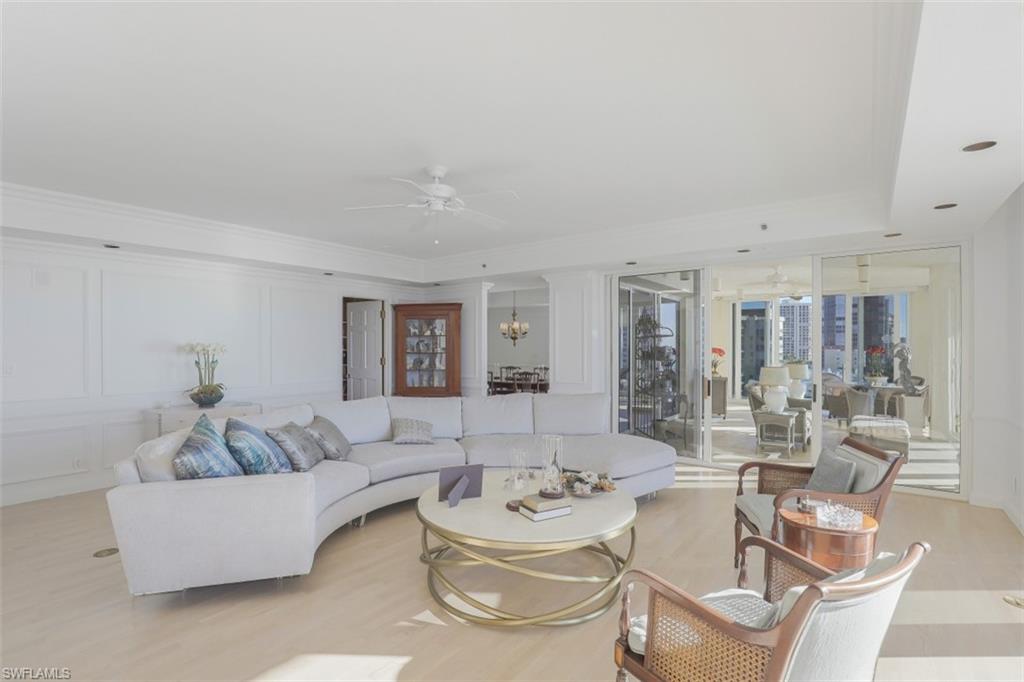 SEAPOINT AT NAPLES CAY - Residential