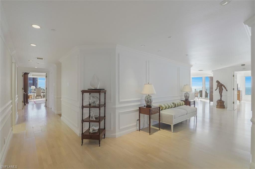 SEAPOINT AT NAPLES CAY - Residential