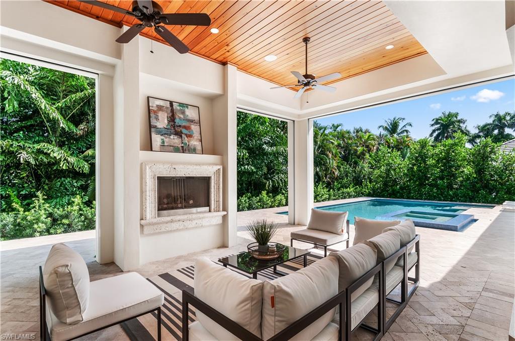 MOORINGS - Residential