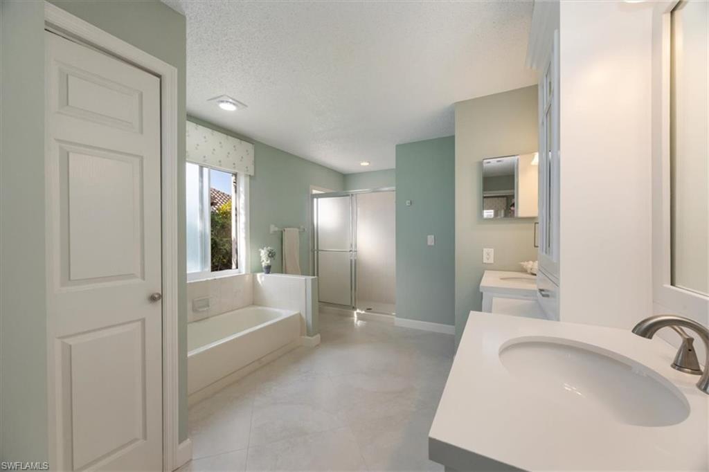 ROYAL WOOD - Residential