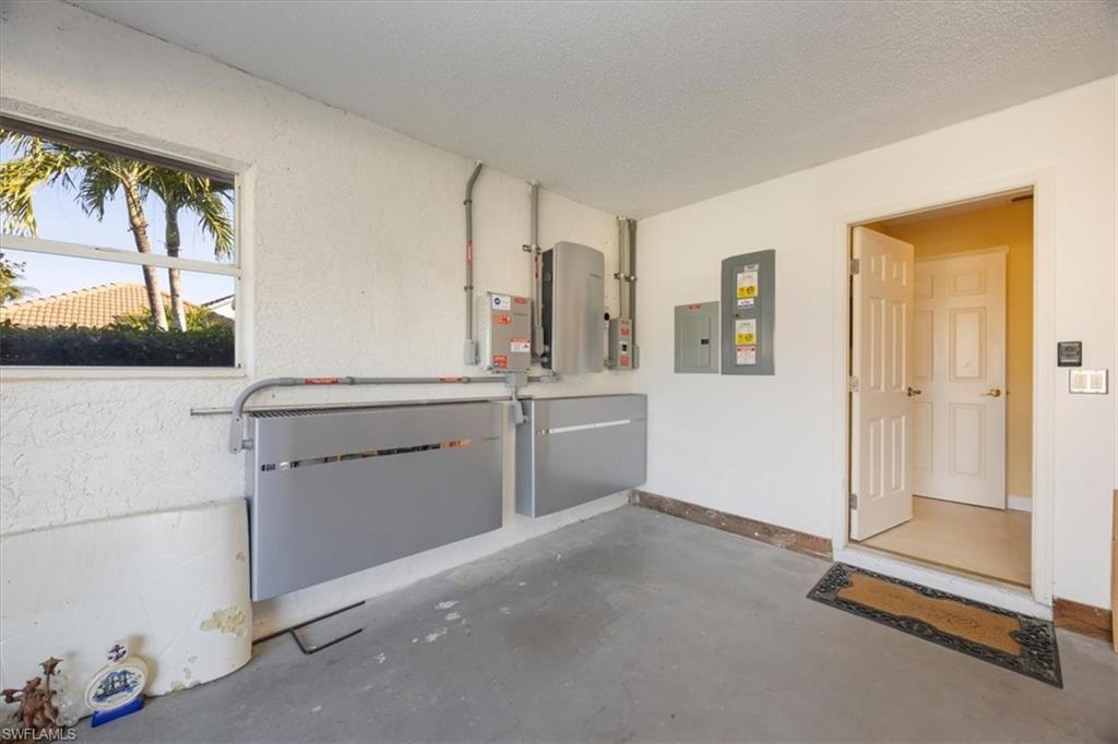 ROYAL WOOD - Residential