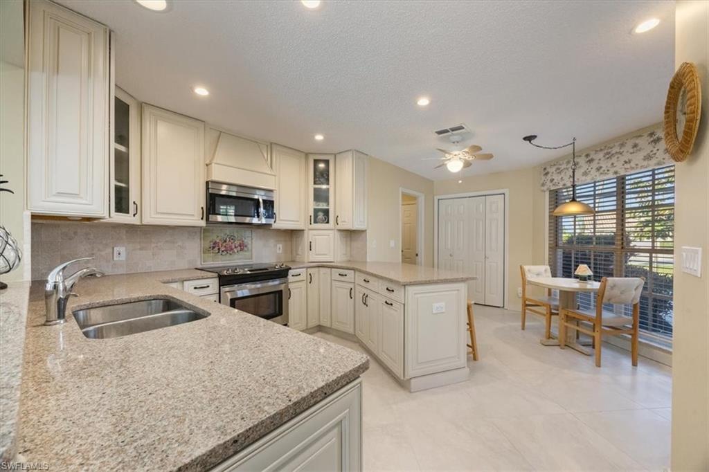 ROYAL WOOD - Residential