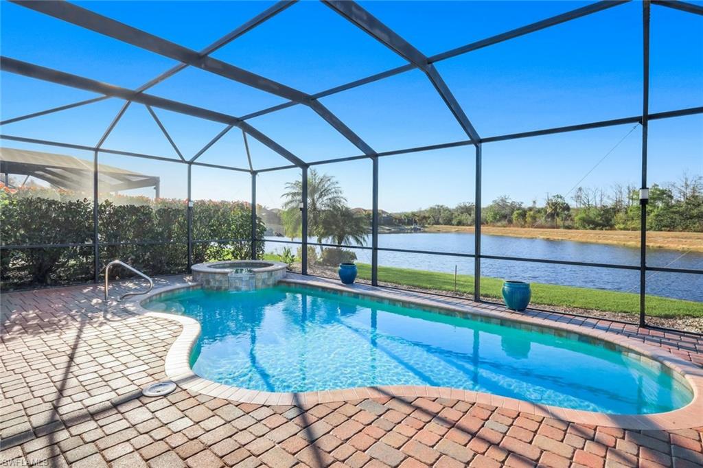 TWIN EAGLES - Residential