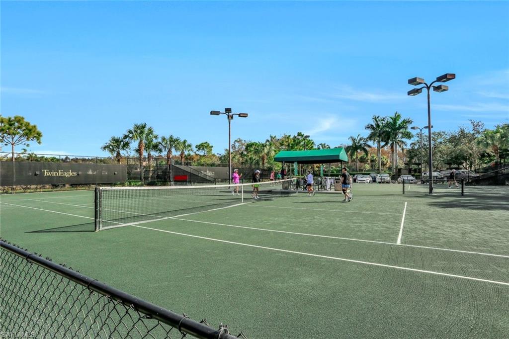 TWIN EAGLES - Residential