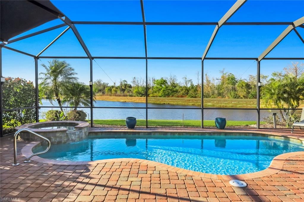 TWIN EAGLES - Residential