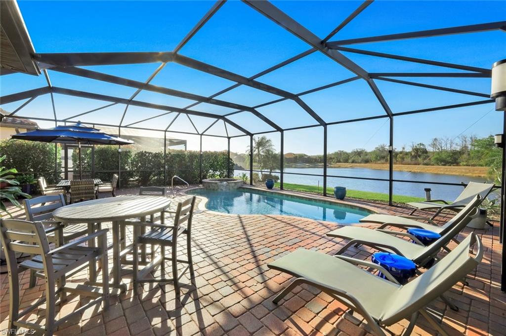 TWIN EAGLES - Residential