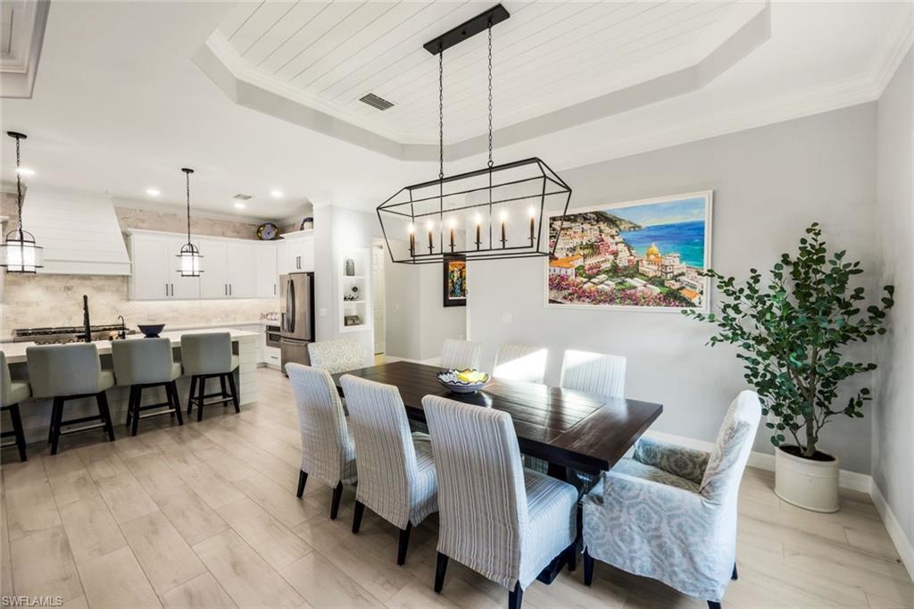 TWIN EAGLES - Residential