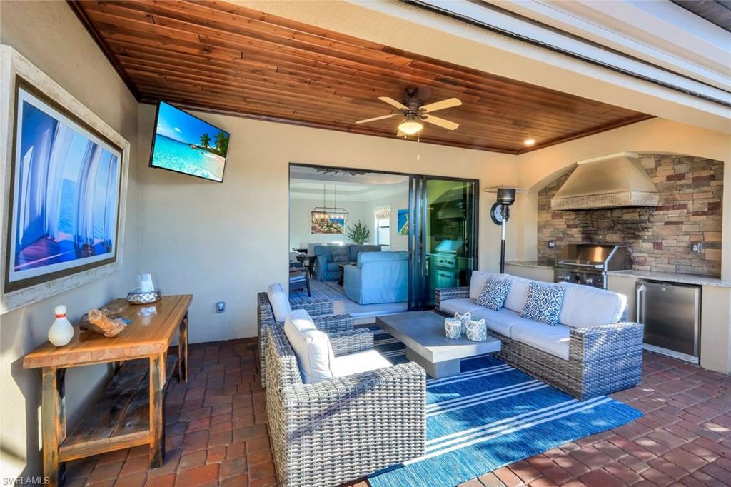 TWIN EAGLES - Residential