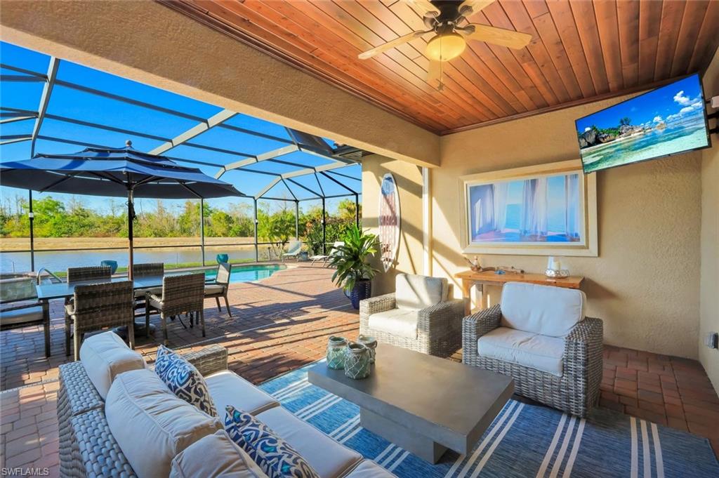 TWIN EAGLES - Residential