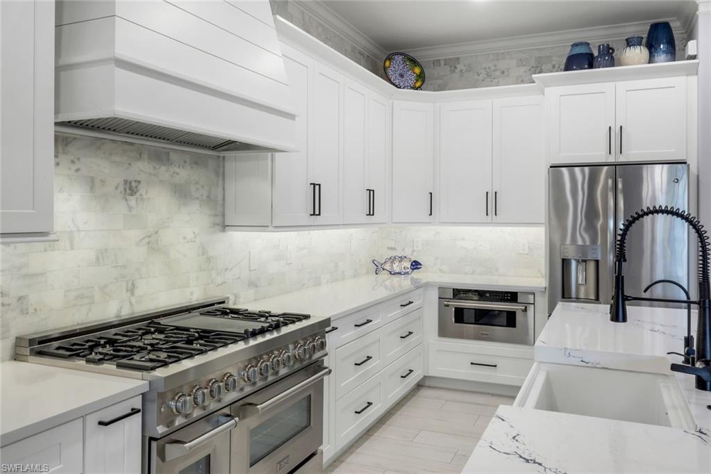 TWIN EAGLES - Residential