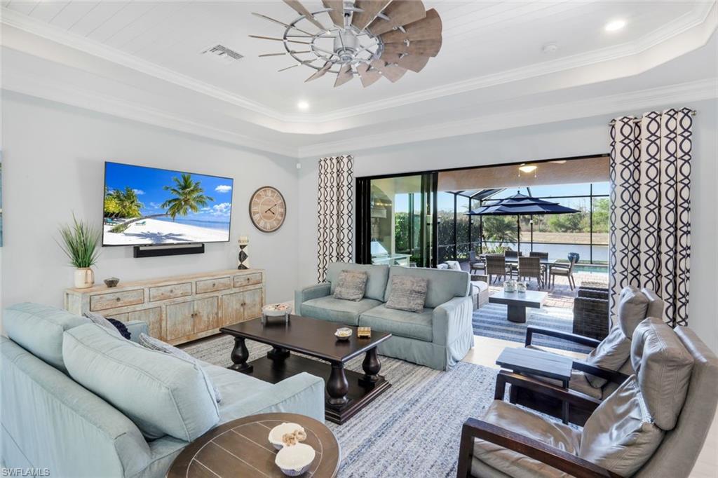 TWIN EAGLES - Residential