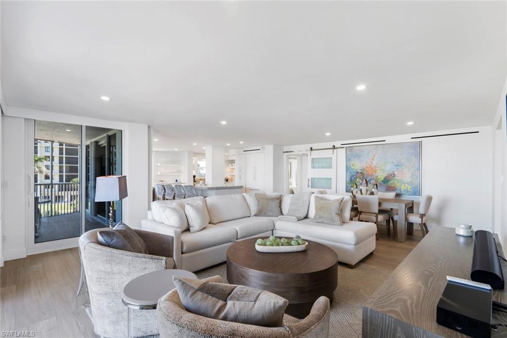 VANDERBILT SHORES - Residential