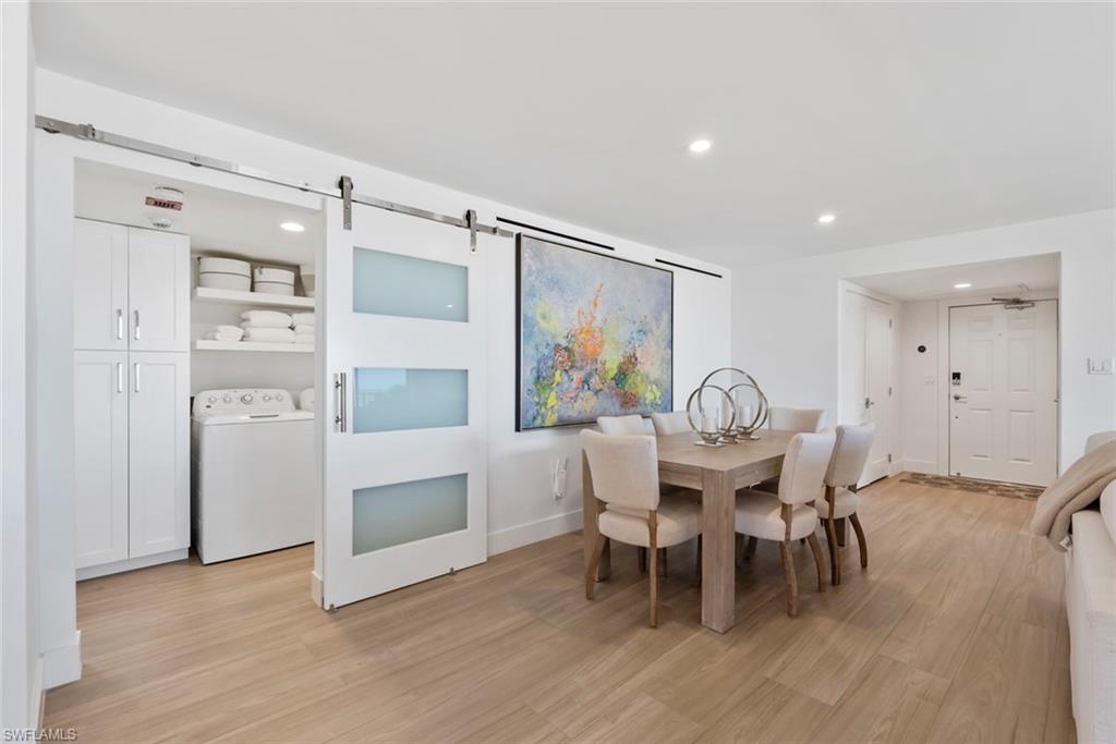 VANDERBILT SHORES - Residential