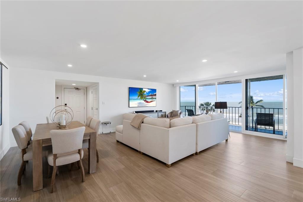 VANDERBILT SHORES - Residential