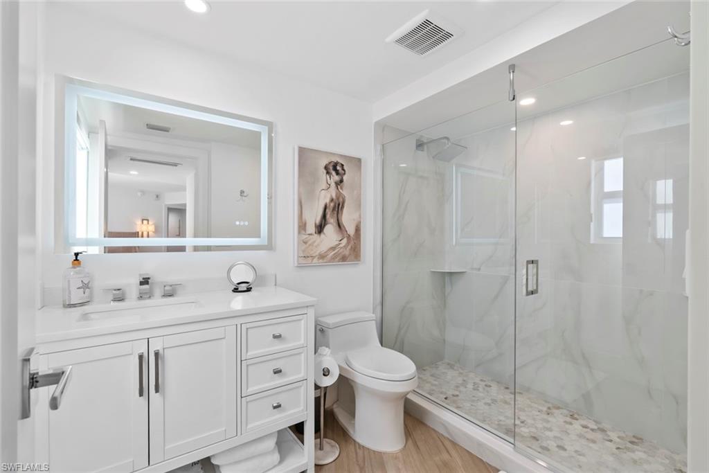 VANDERBILT SHORES - Residential