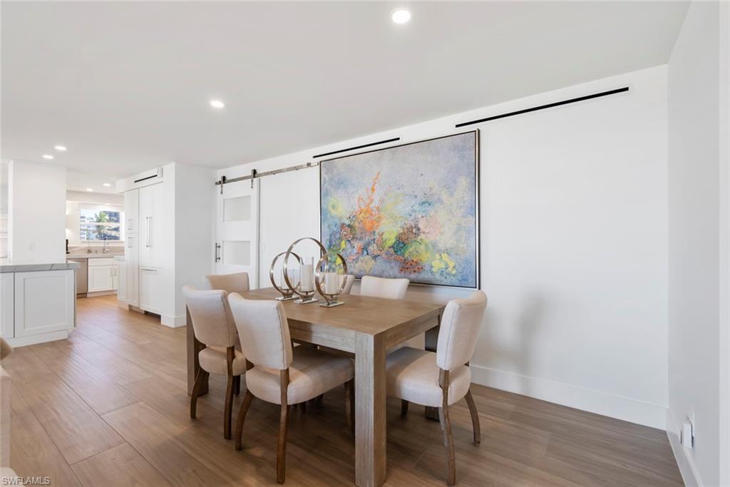 VANDERBILT SHORES - Residential