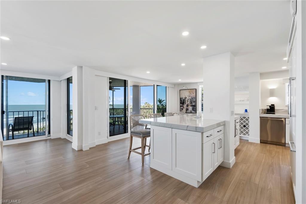 VANDERBILT SHORES - Residential