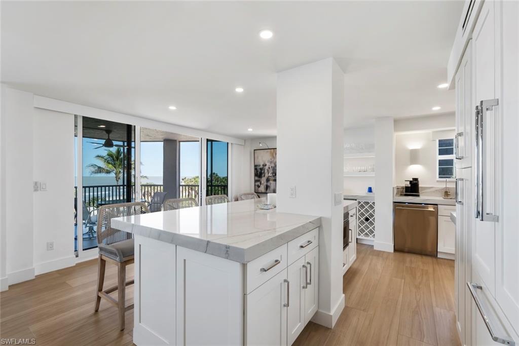 VANDERBILT SHORES - Residential